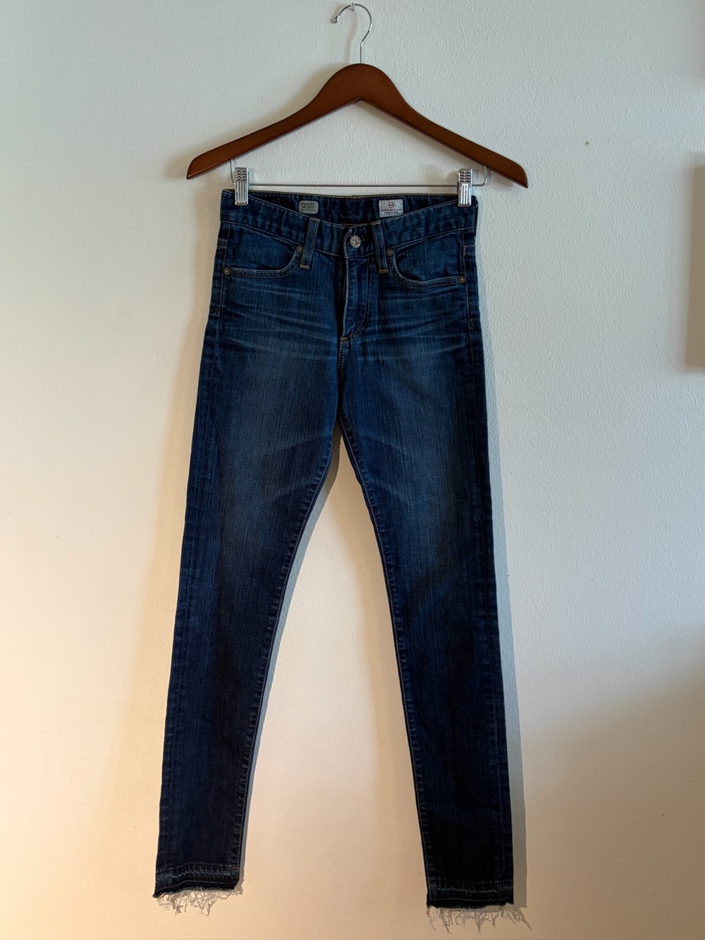 Ag Adriano Goldschmied Farrah Skinny Jeans. size 25